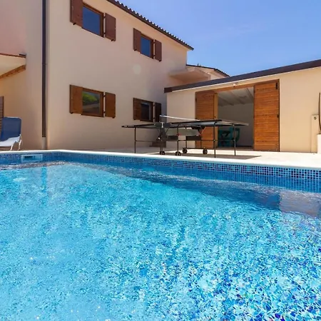 Mit Privatpool Fuer 10 Personen Ca 175 Qm In Peroj, Istrien Istrische Riviera * Peroj